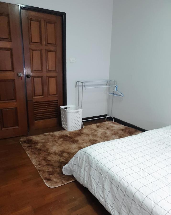 Kru Nat'S Bed & Breakfast W/ Private Rooms & Gym Bangkok Exterior foto